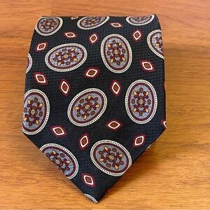 MARK PENDLETON ~ Black All Silk Neck Tie w/ Classic Medallion Print in Wine/Blue